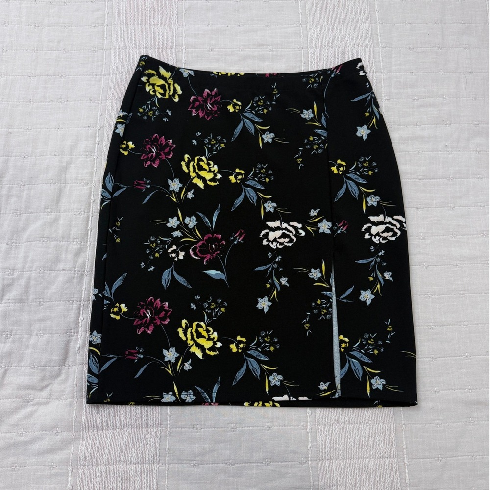 GBG Los Angeles Mini Skirt Womens M Black Floral Side Slit Short Skirt